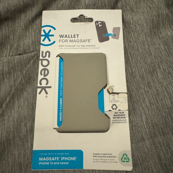 MagSafe Wallet - Picture 1 of 2